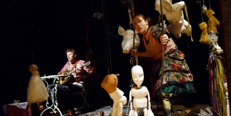 Flunker Produktionen (DE): Geister, was machen die Toten? - Figurentheater