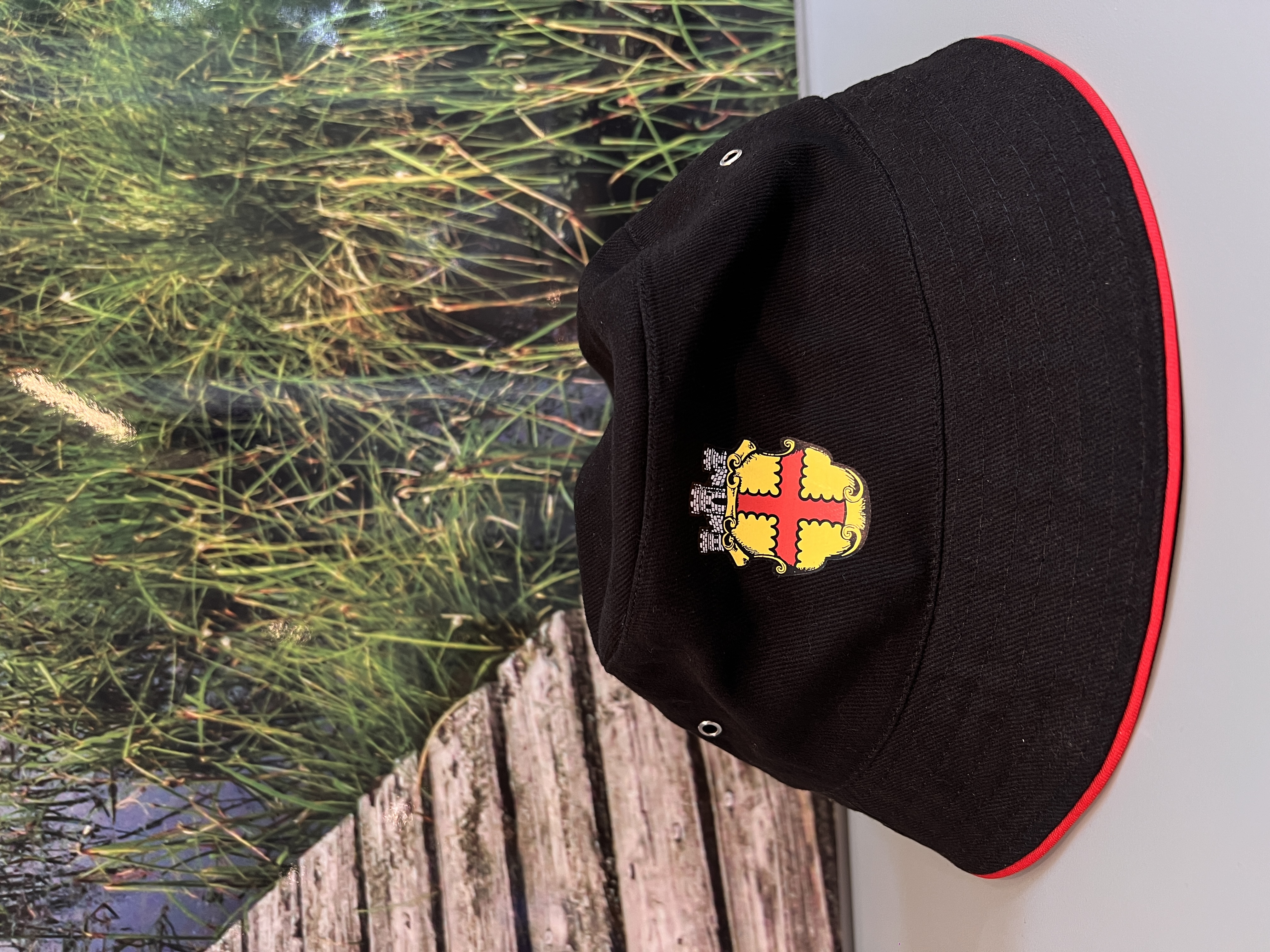 Chapeau de pêcheur noir avec impression du blason « Eupen »