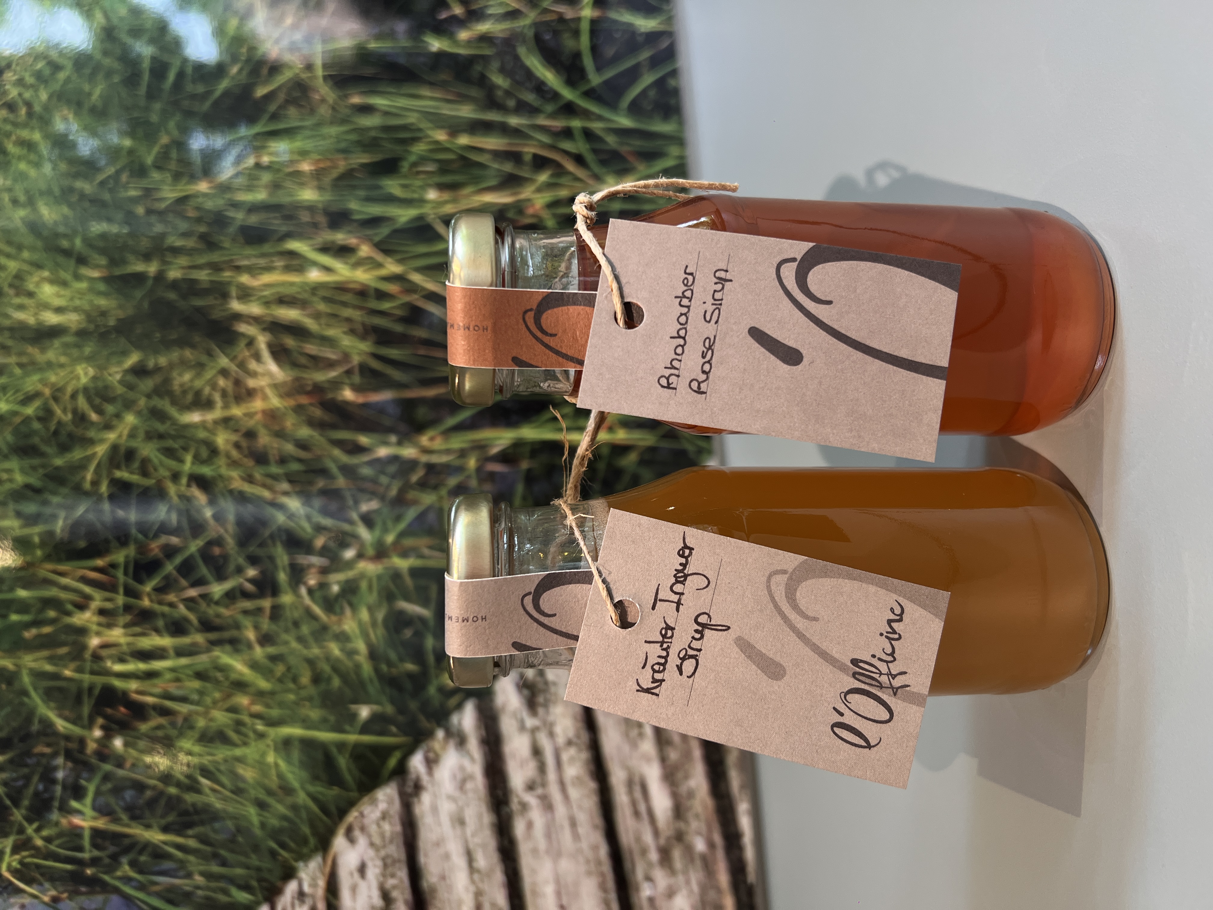 L’Officine – Sirops : Herbes-Gingembre / Rhubarbe-Rose (à l’unité)